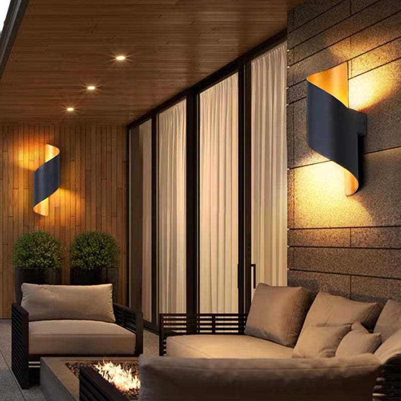 Travin Modern Conch Shape Spiral Outdoor Wall Lamp, Black/White/Gold | ventumra