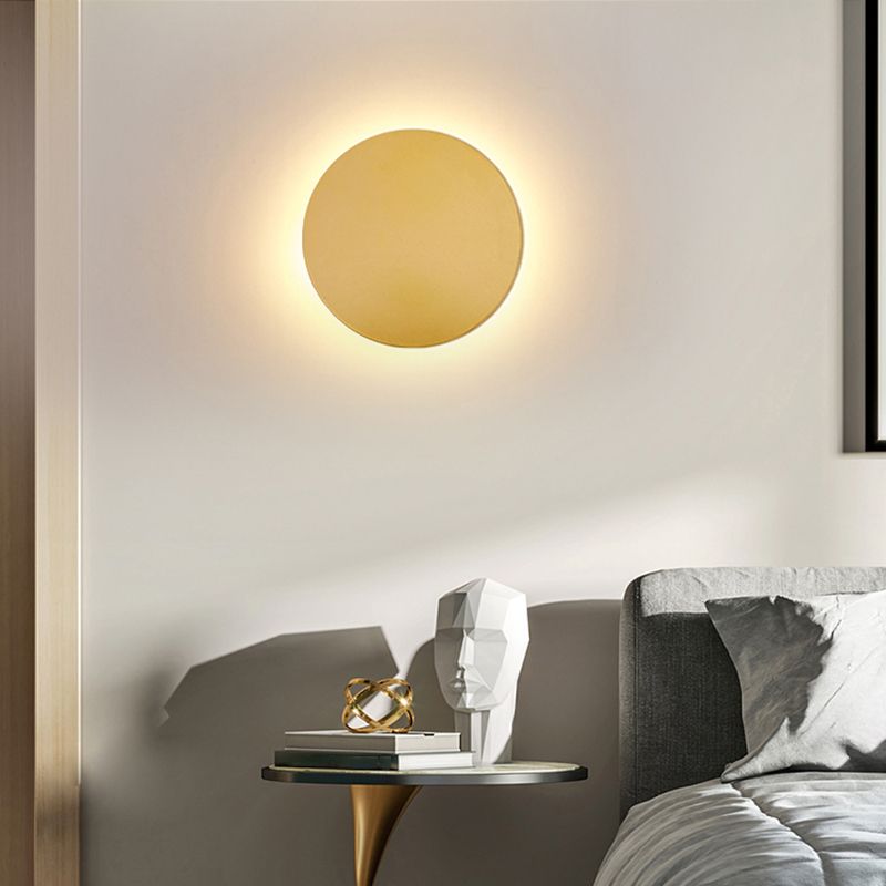Arisha Minimalist Round Wall Mounted Lamp, Metal, Bedside/Living Room | ventumra