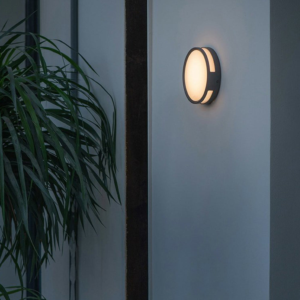 Ray Modern Round Metal/ Outdoor Waterproof Wall Lamp, Black | ventumra