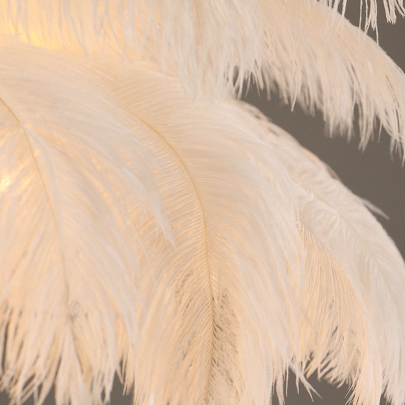 O'Moore Ostrich Contemporary Elegant Feather Chandelier, White | ventumra