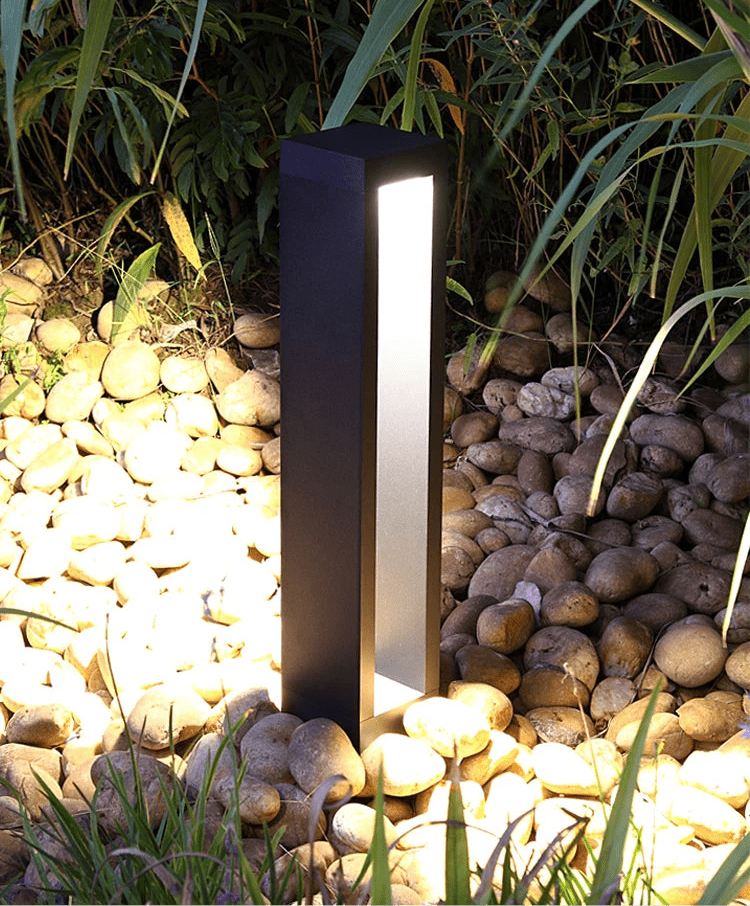 LumaGard LED Outdoor Lawn Lamp Weatherproof Garden Light
