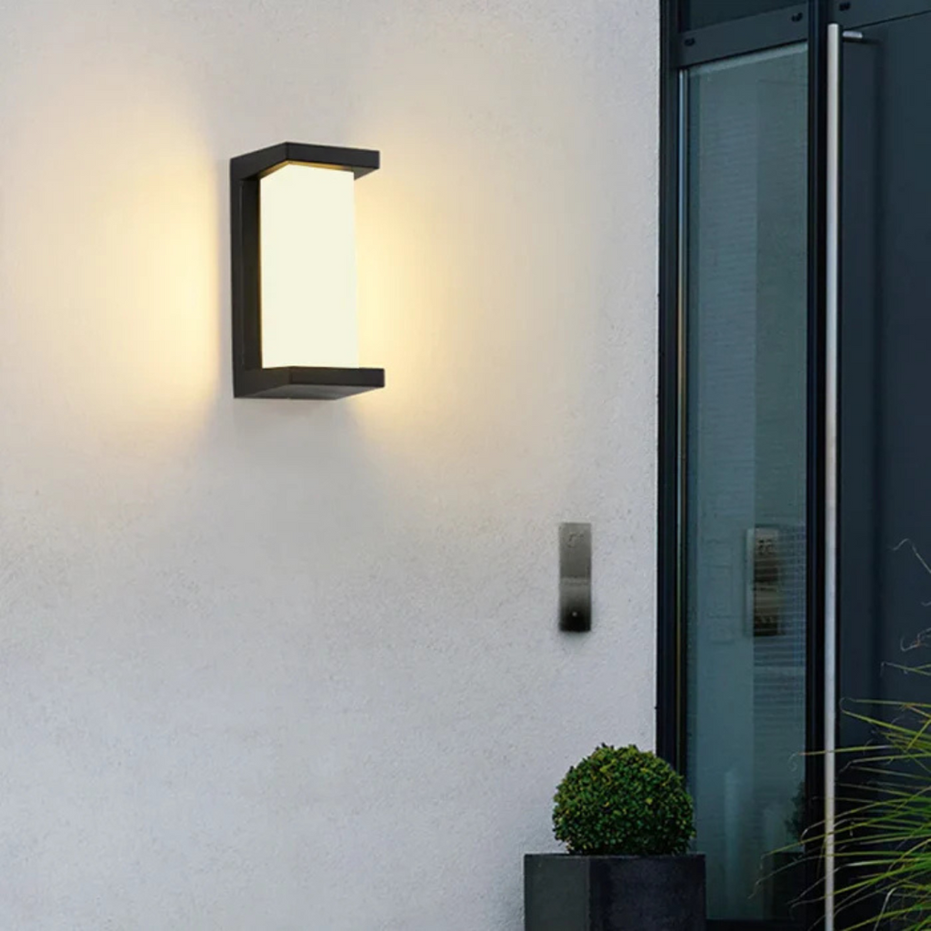 Architectural Outdoor Frame Wall Light | Ventumra