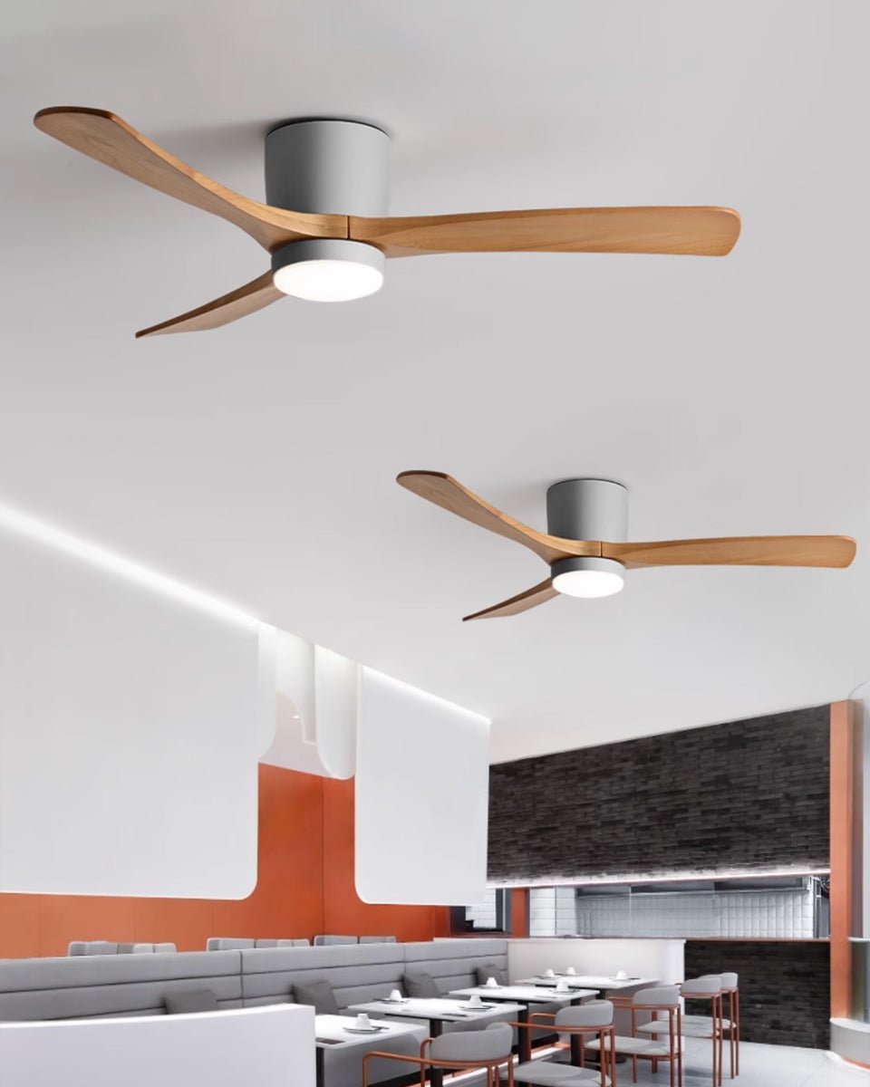 Stropní ventilátor se svítidlem Isben a dřevěnými lopatkami | Ventumra