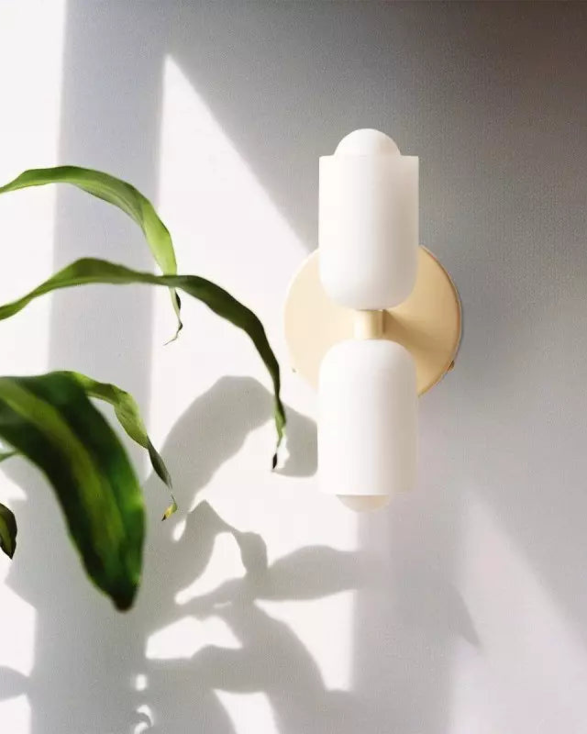 LumiStar Wall Lamp with Star Projection for Ambient Lighting