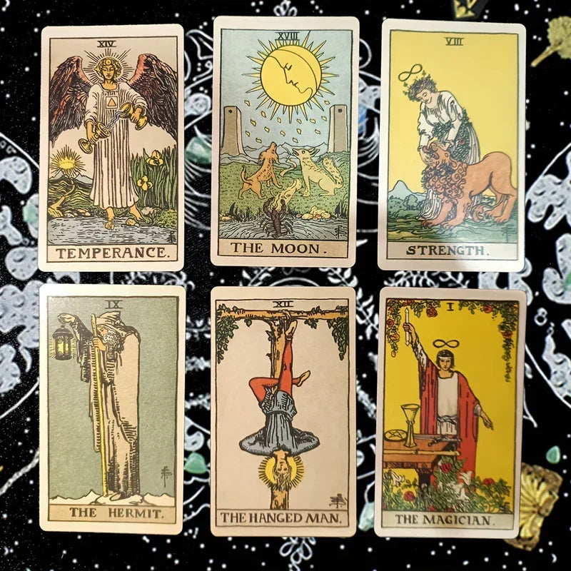 Traditionell tarotkortlek — 78 illustrerade kort för läsningar