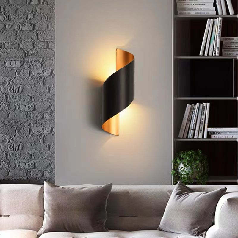Travin Modern Conch Shape Spiral Outdoor Wall Lamp, Black/White/Gold | ventumra