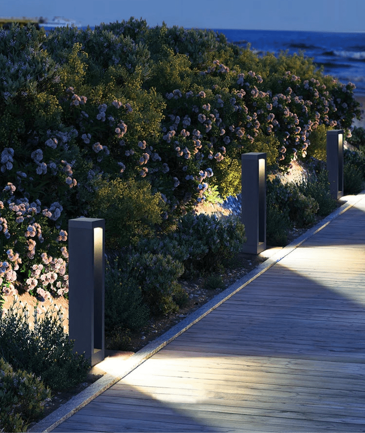 LumaGard LED Outdoor Lawn Lamp Weatherproof Garden Light