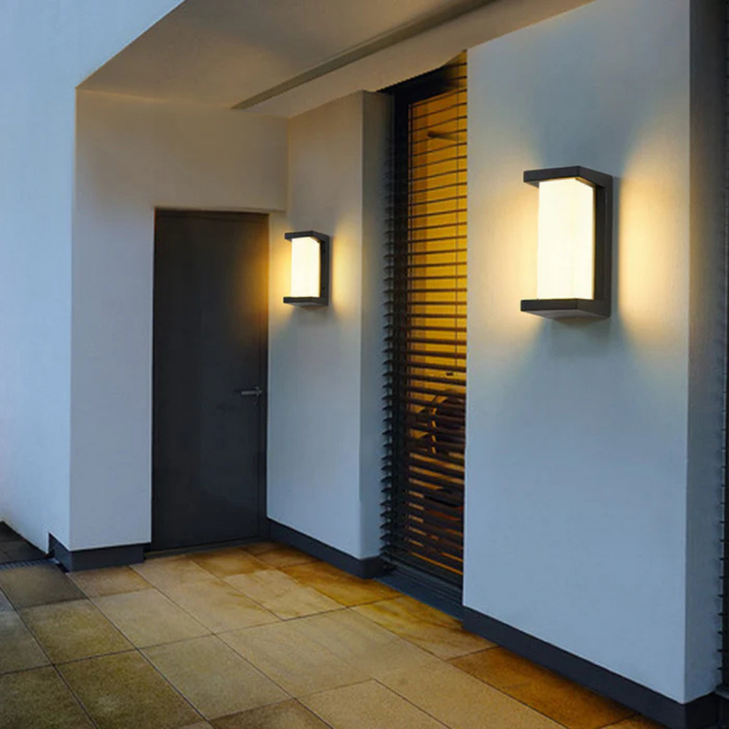Architectural Outdoor Frame Wall Light | Ventumra