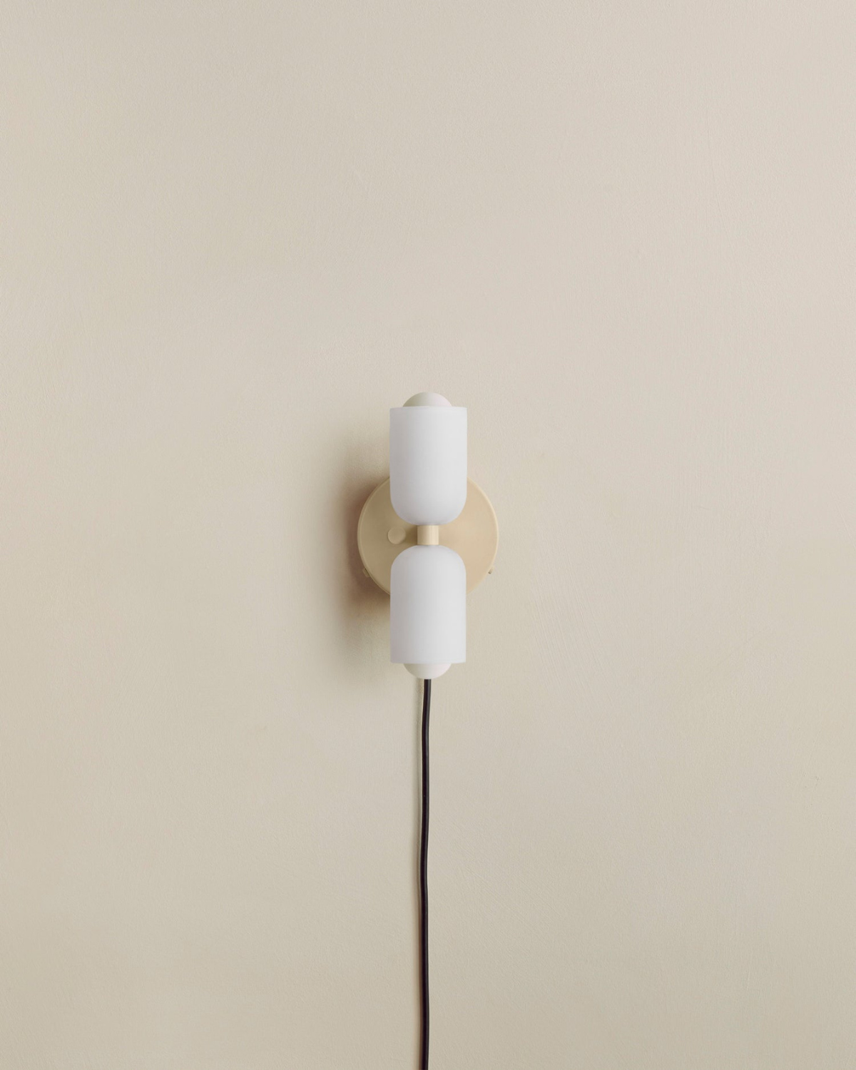 LumiStar Wall Lamp with Star Projection for Ambient Lighting
