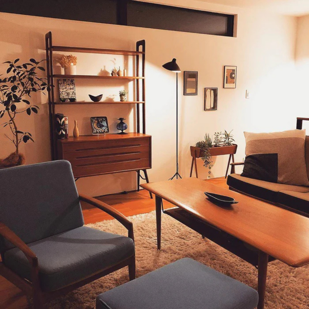 Tavona | Minimalist Black Floor Lamp With Adjustable Arms
