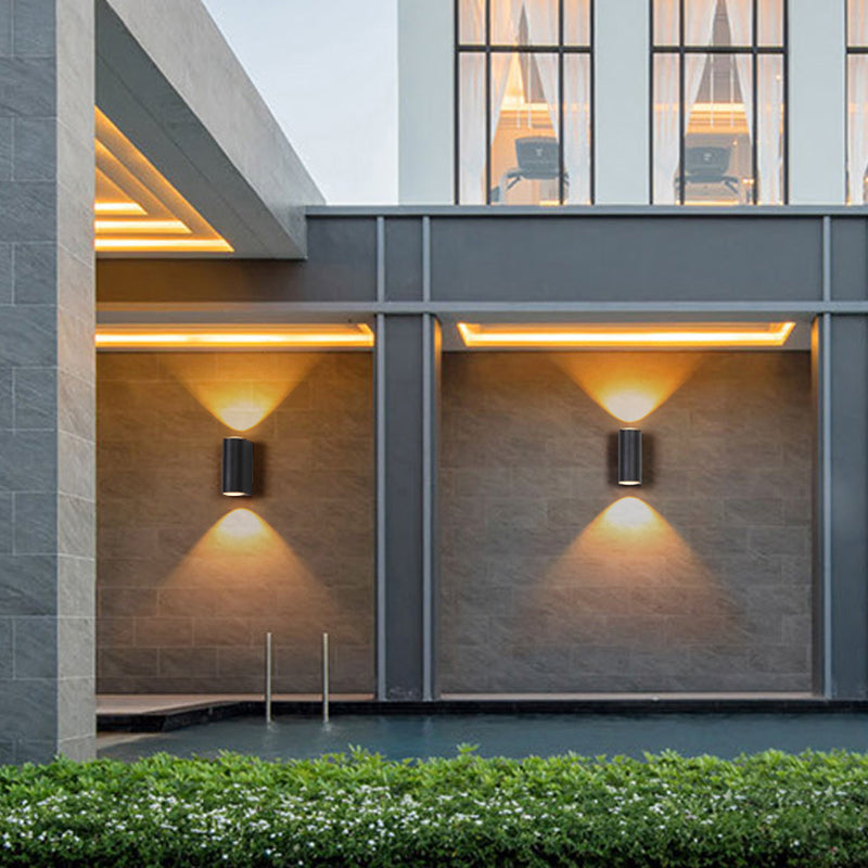 Tavon Minimalist Metal Square Outdoor Wall Lamp, Black | ventumra