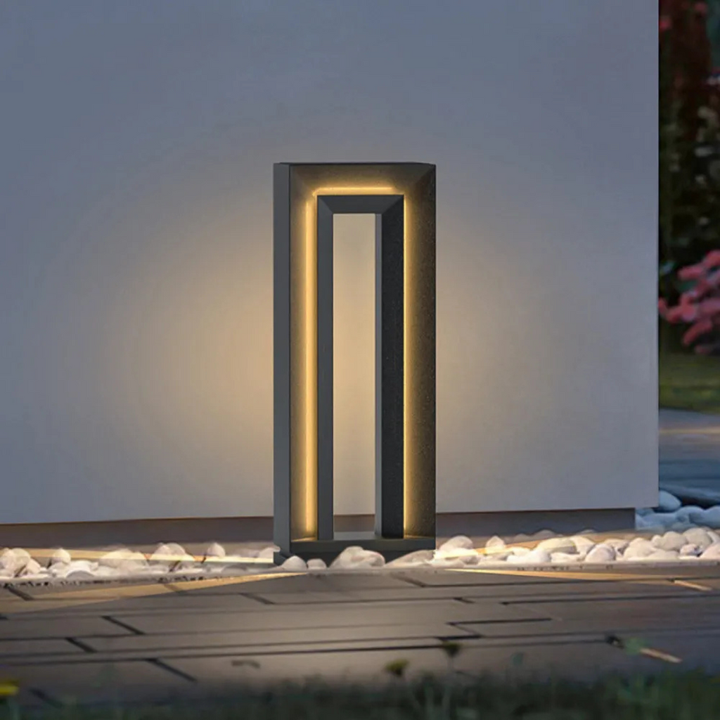 LumaVerde Solar Garden Lamp Auto On At Dusk Warm Glow