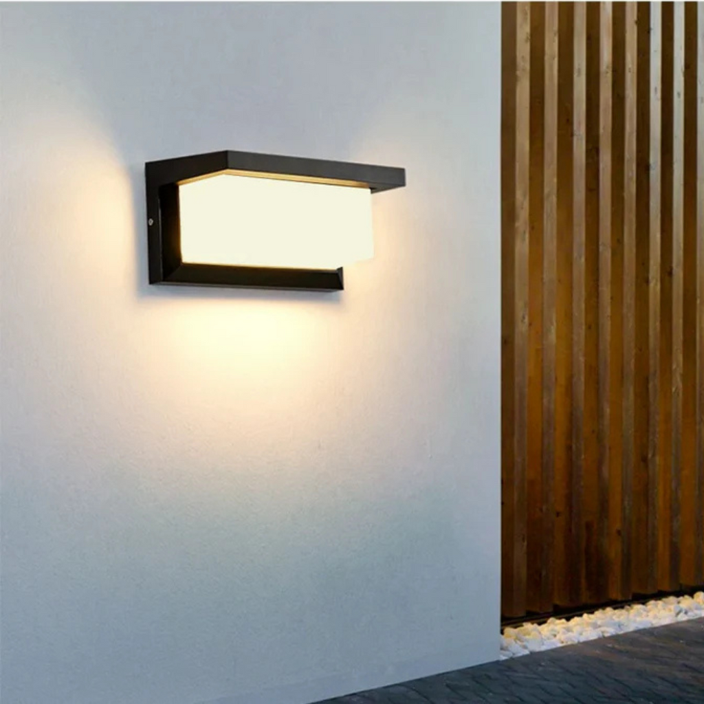 Architectural Outdoor Frame Wall Light | Ventumra