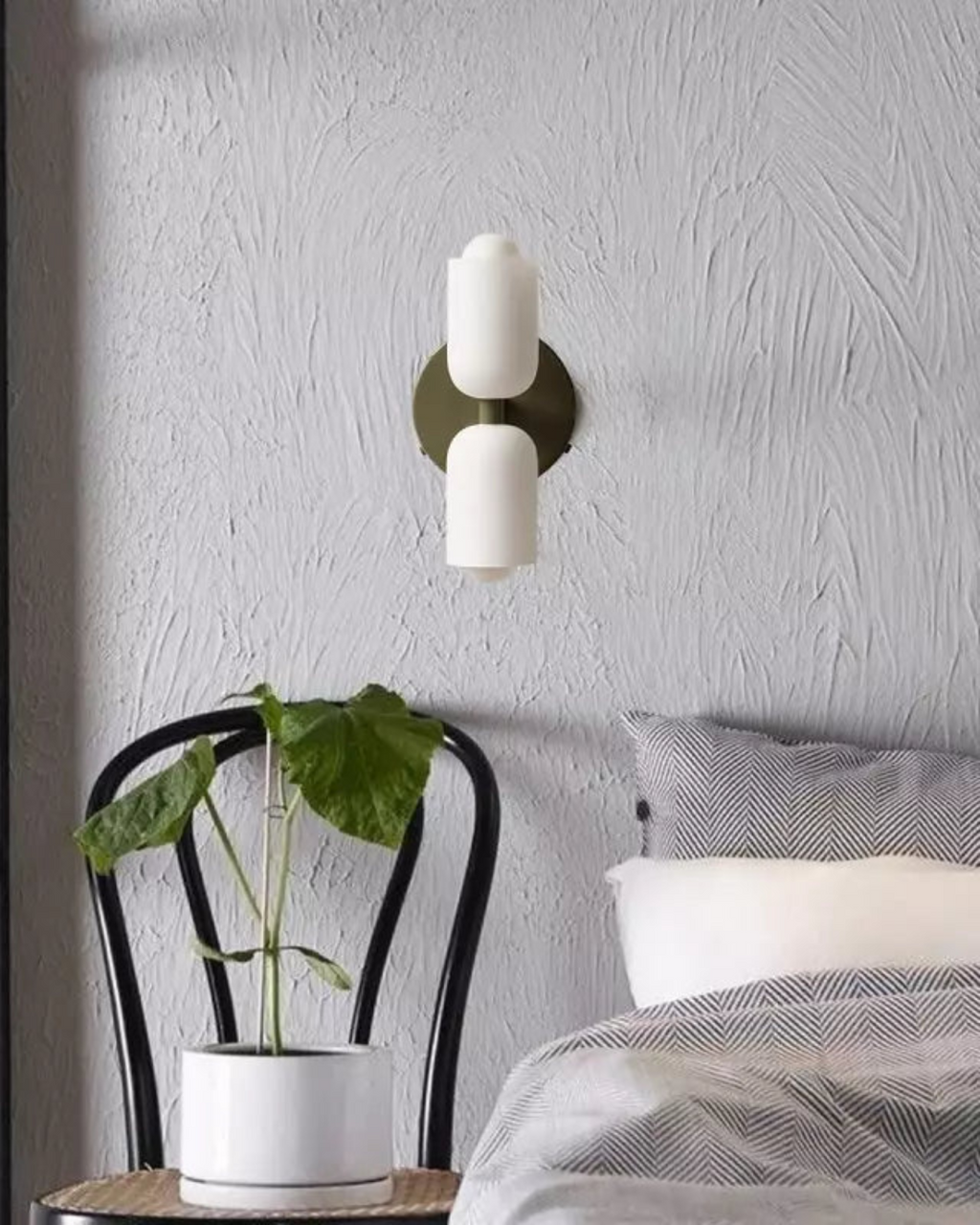 LumiStar Wall Lamp with Star Projection for Ambient Lighting