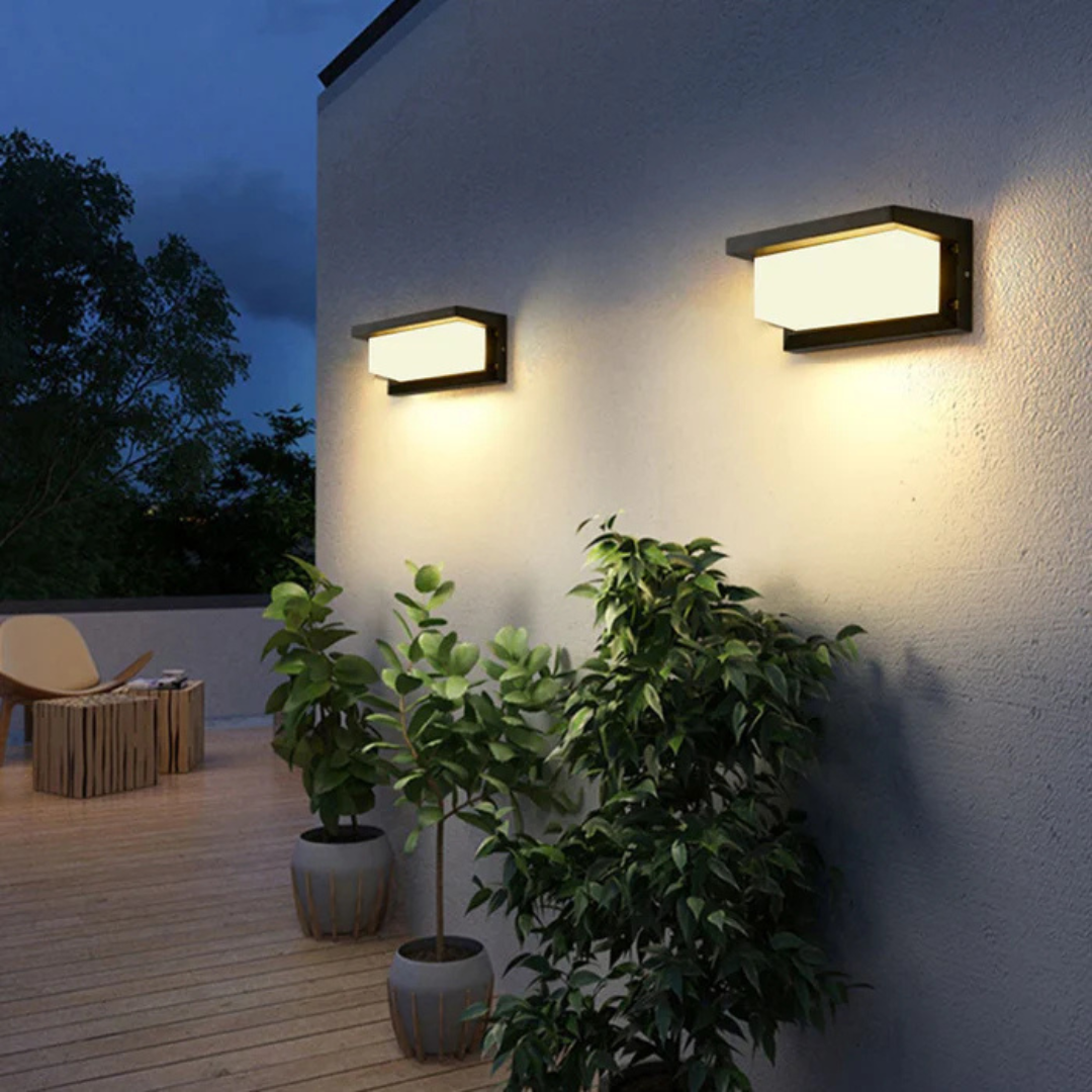 Architectural Outdoor Frame Wall Light | Ventumra