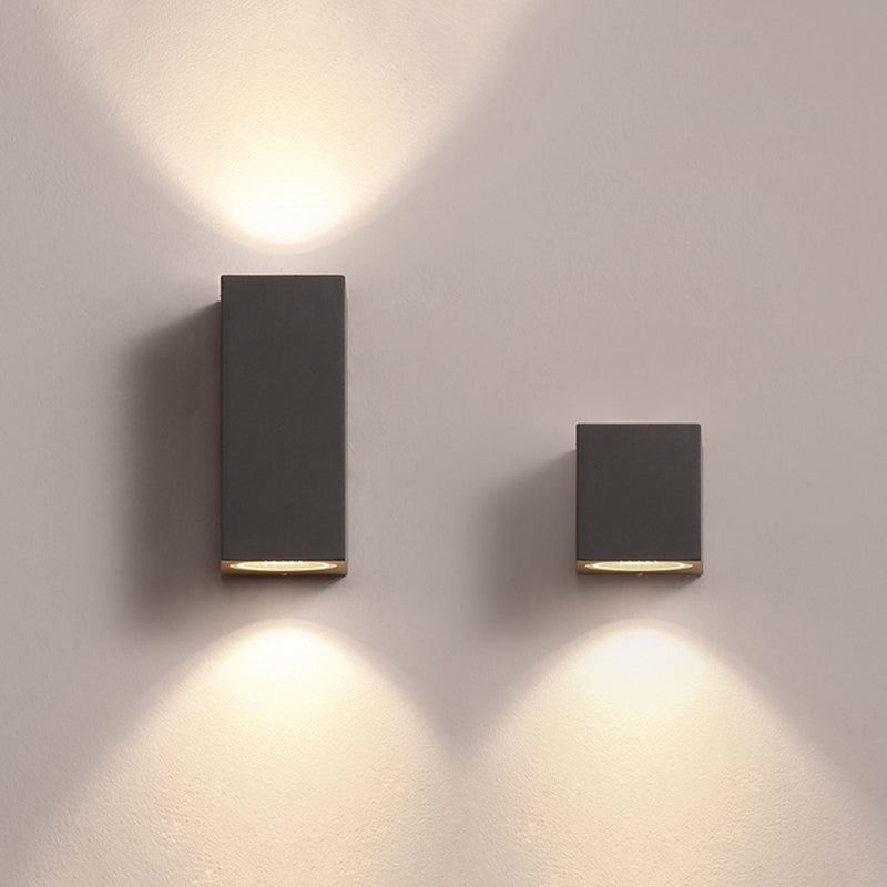Tavon Minimalist Metal Square Outdoor Wall Lamp, Black | ventumra