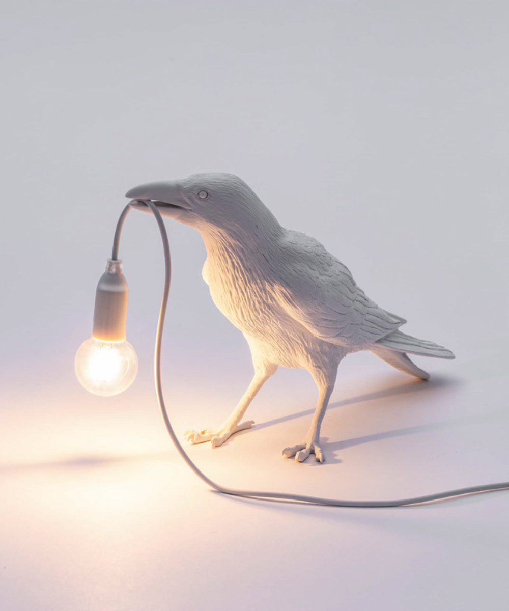 Creative Bird Table Lamp – Elegant Sculptural Lighting