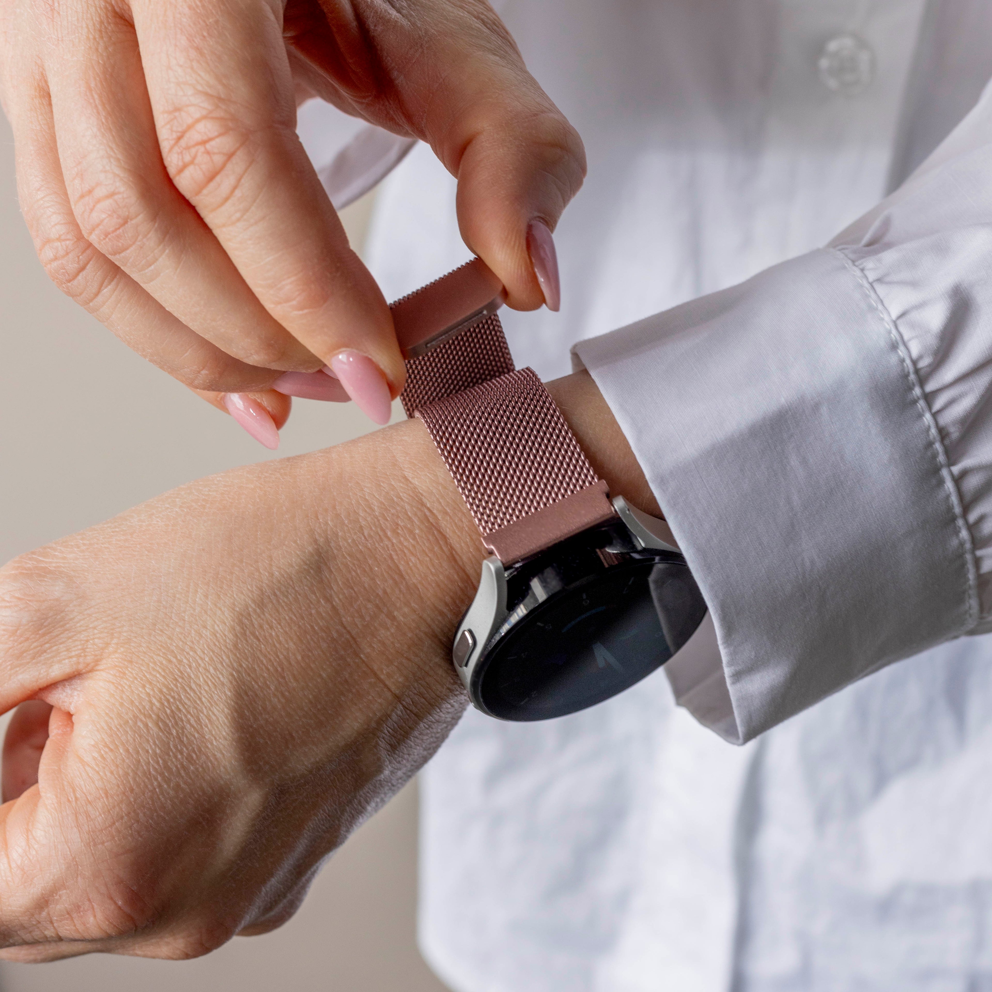 سوار ميلانيزي باللون الوردي لساعة Samsung Galaxy Watch 3 مقاس 41 مم | فينتومرا
