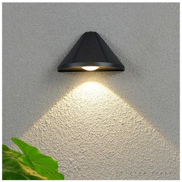 Ray Modern Cone Metal Outdoor Wall Lamp, Black | ventumra