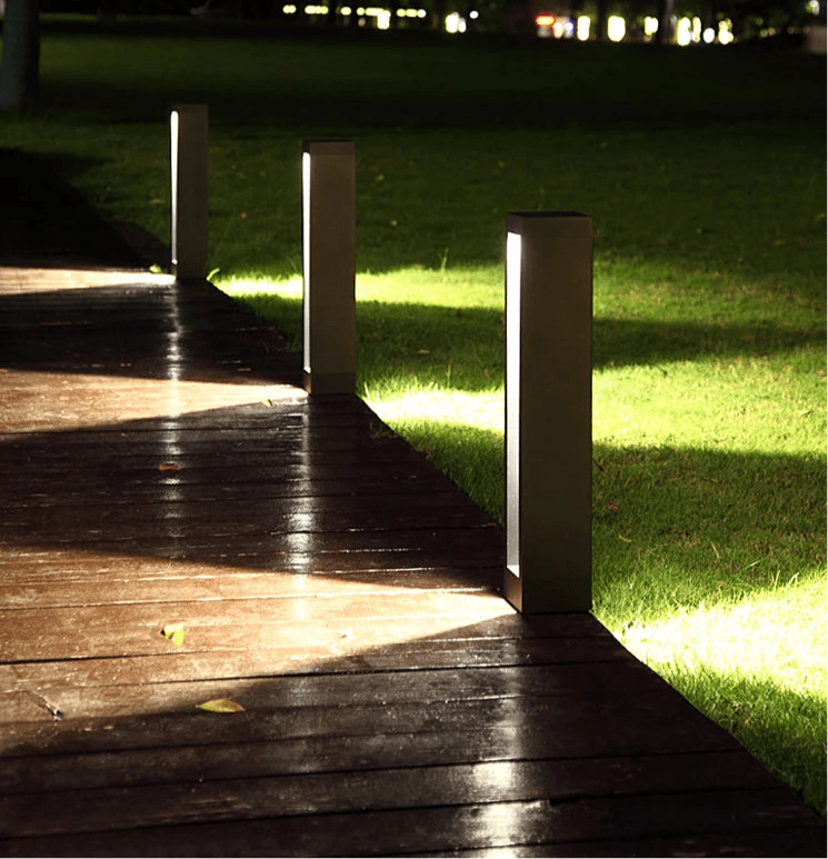 LumaGard LED Outdoor Lawn Lamp Weatherproof Garden Light