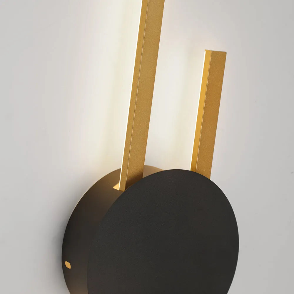 Saela Modern Linear 2 Colour Metal Wall Lamp | ventumra