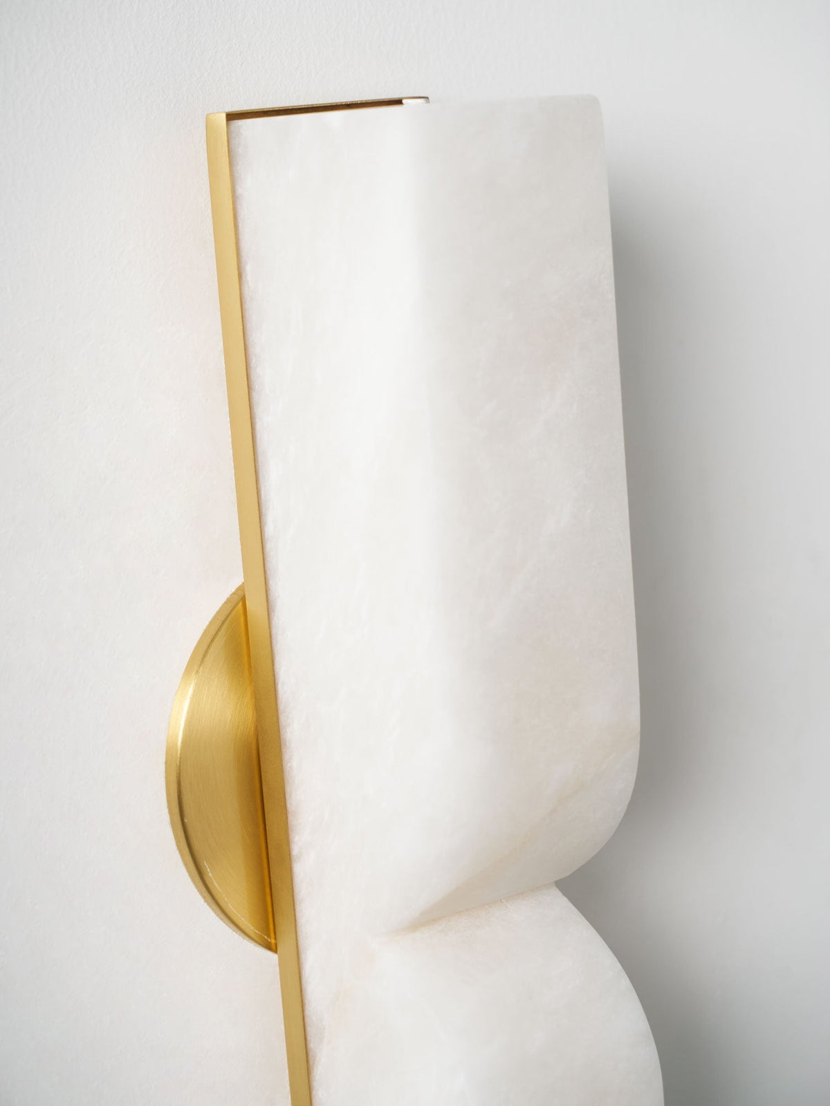 Alabaster Essence LED Wall Sconce | Ventumra