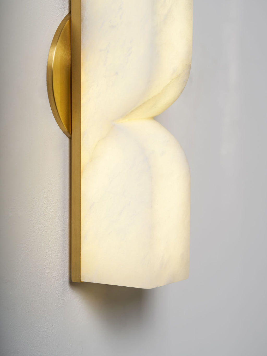 Alabaster Essence LED Wall Sconce | Ventumra
