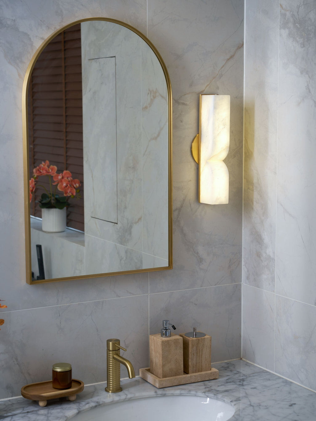 Alabaster Essence LED Wall Sconce | Ventumra