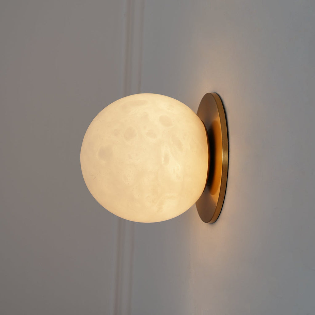 Lynq Alabaster Mini Orb Wall Lamp | ventumra