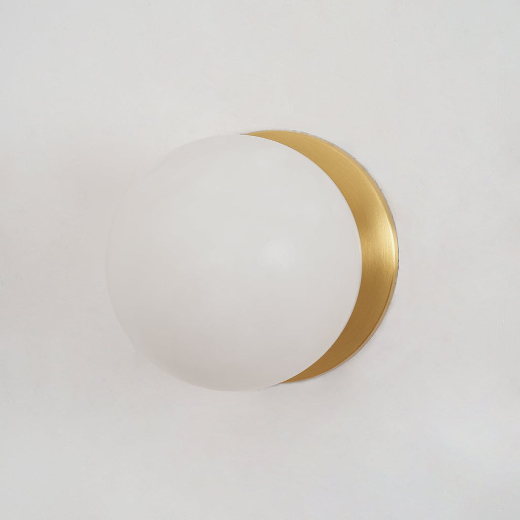 Lynq Alabaster Mini Orb Wall Lamp | ventumra