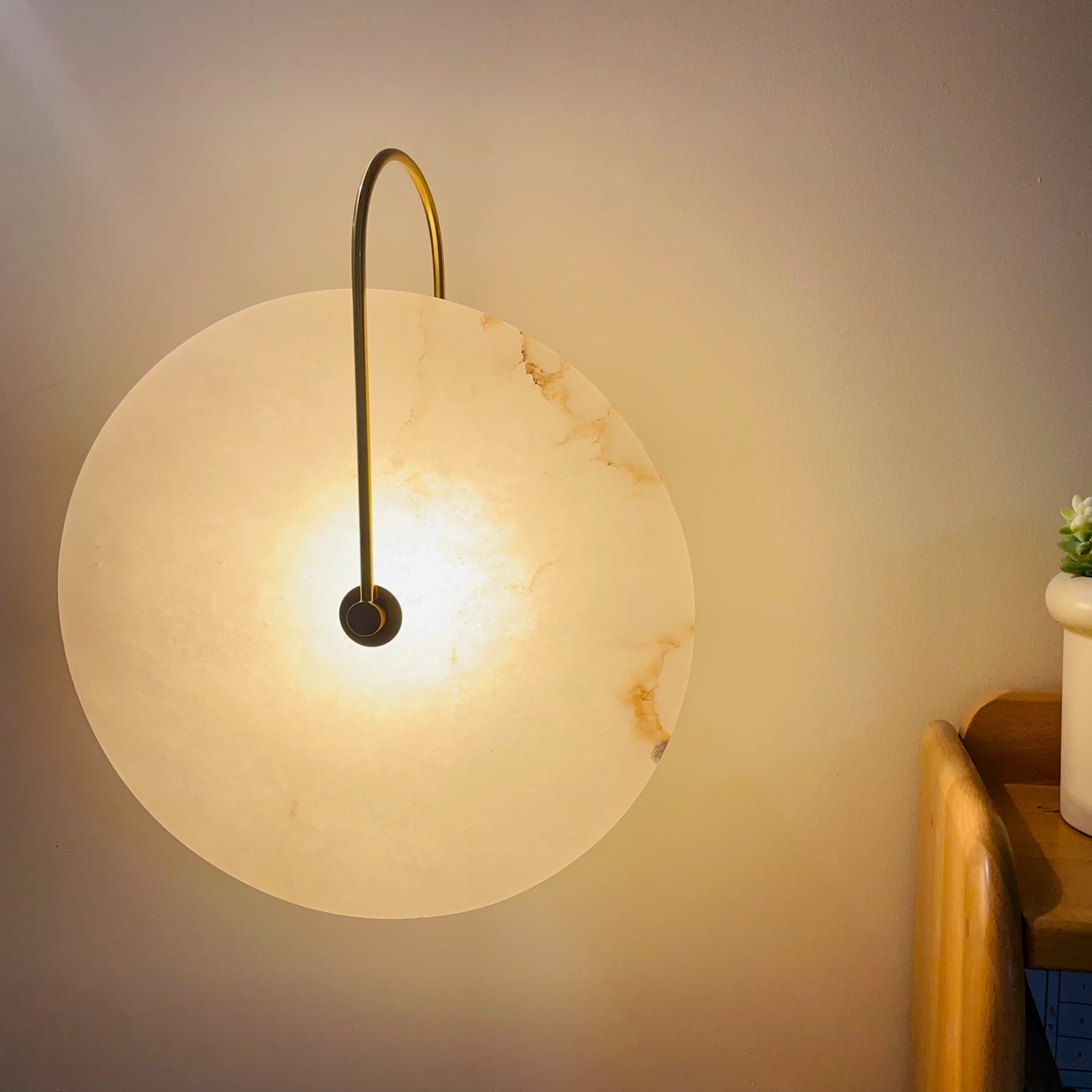 Kristy Alabaster LED Wall Lamp Round Iconic Circular | ventumra