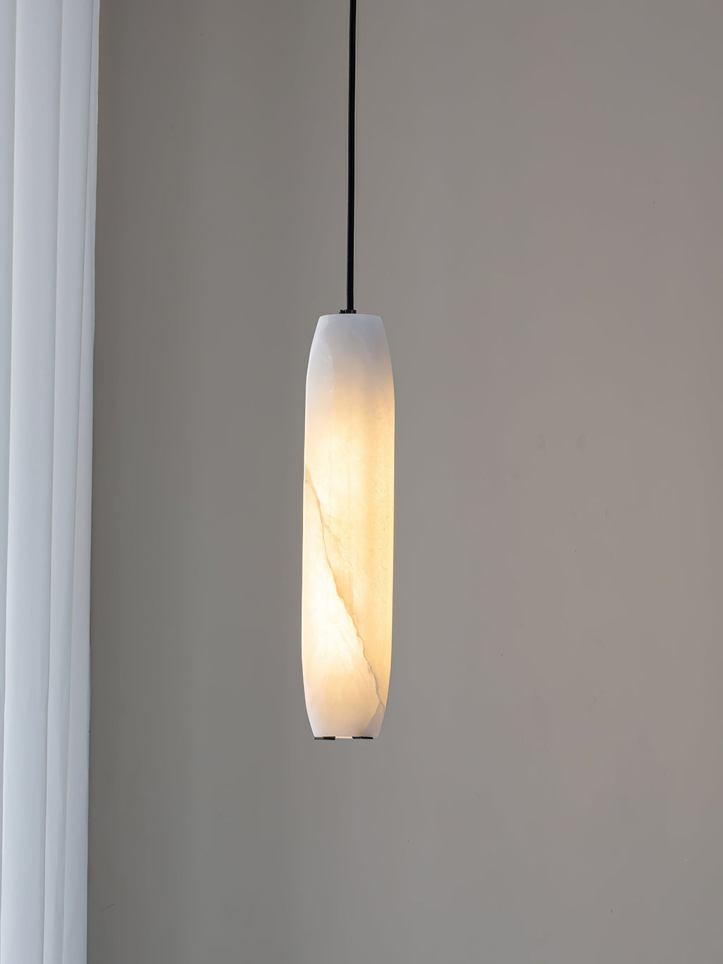 Kvennuvye Flute Modern Minimalist Alabaster Pendant Light | ventumra