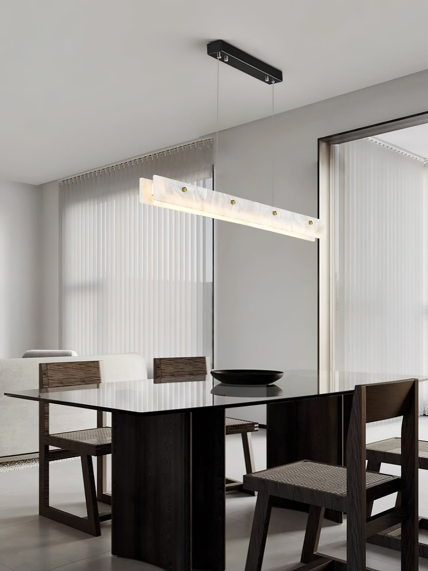 Ljomuvye LED Modern Linear Alabaster Pendant Light | ventumra