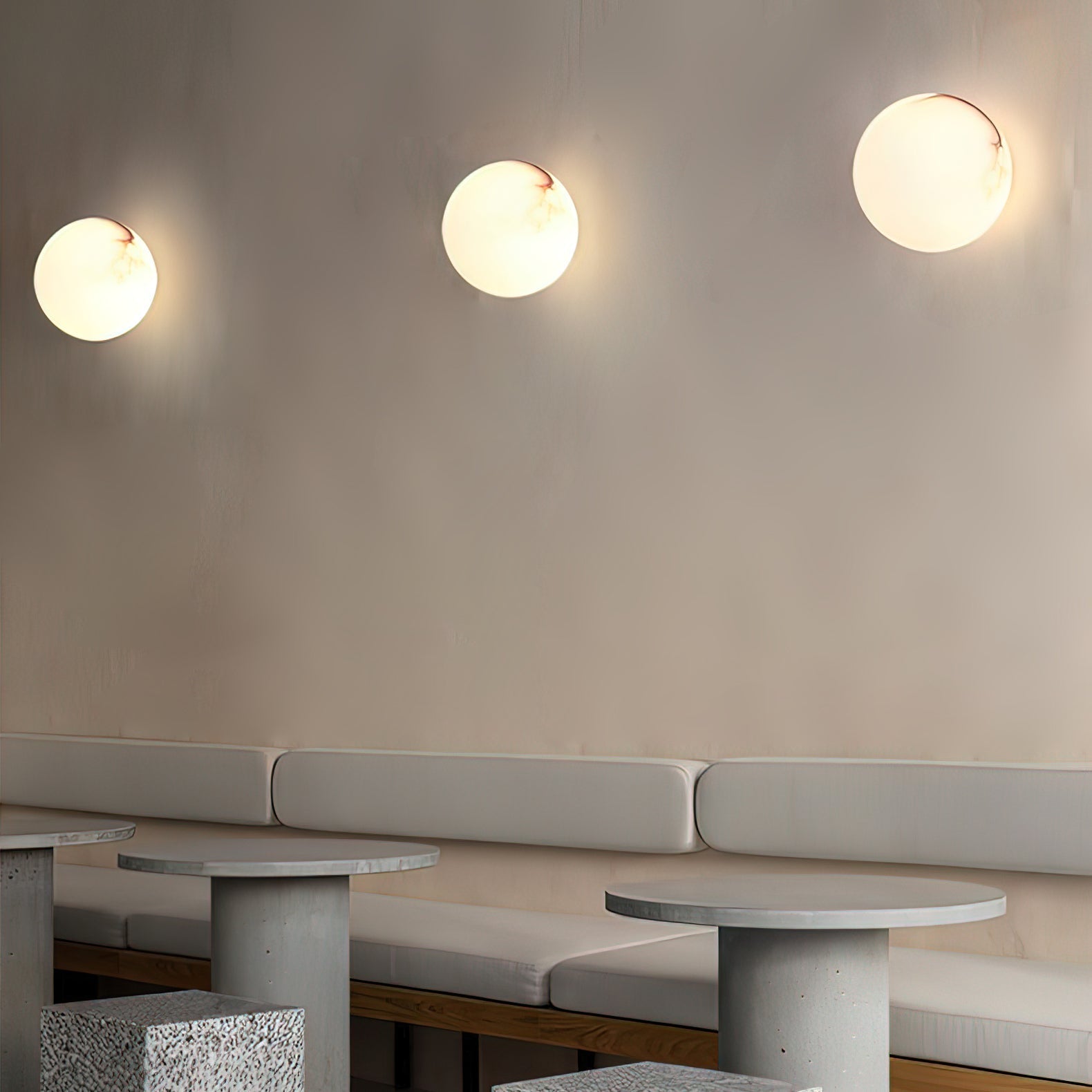 Lynq Alabaster Mini Orb Wall Lamp | ventumra