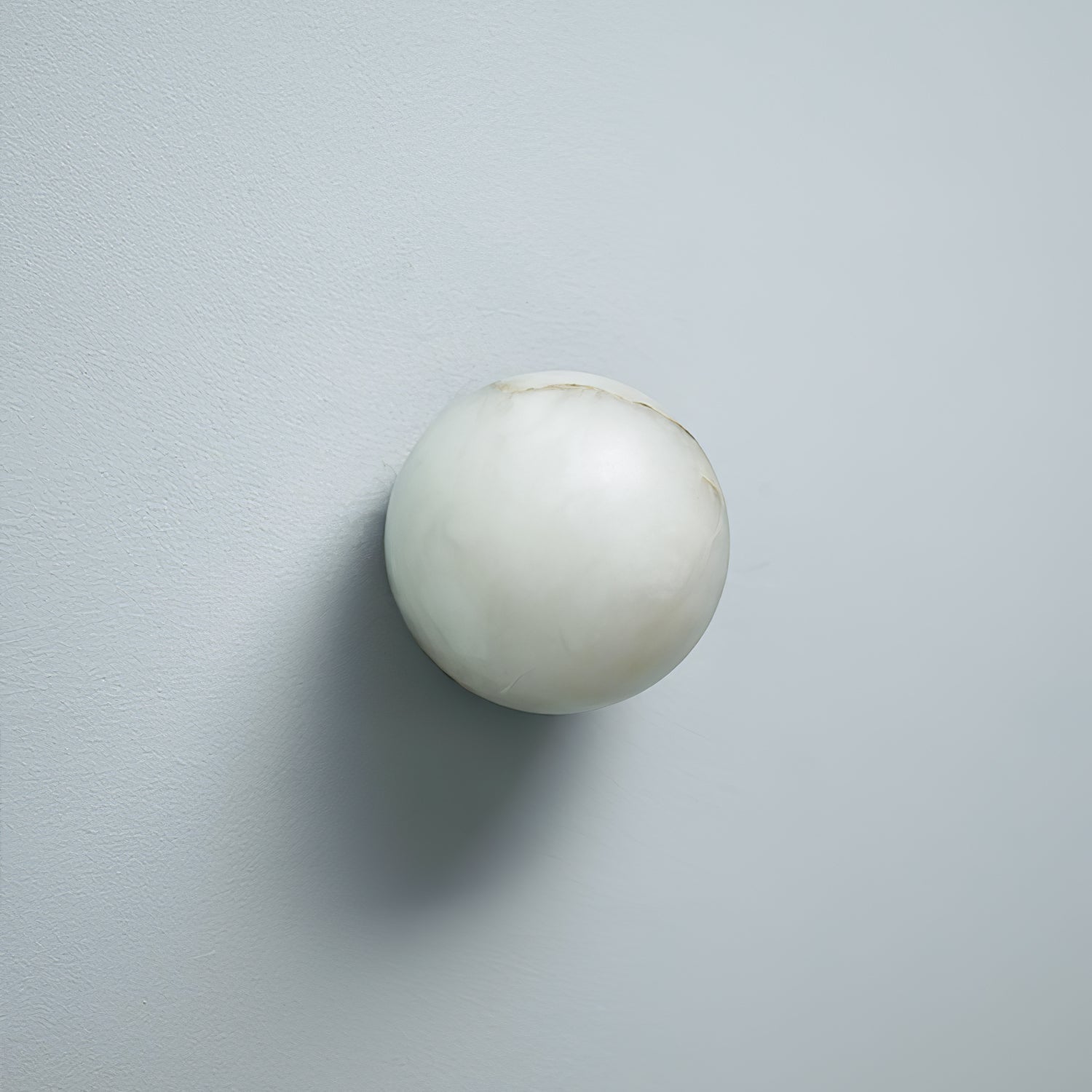 Lynq Alabaster Mini Orb Wall Lamp | ventumra