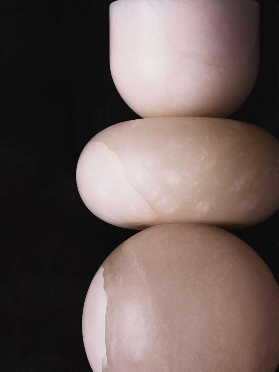 Rauduvyn Modern Totem Alabaster Pendant Light | ventumra