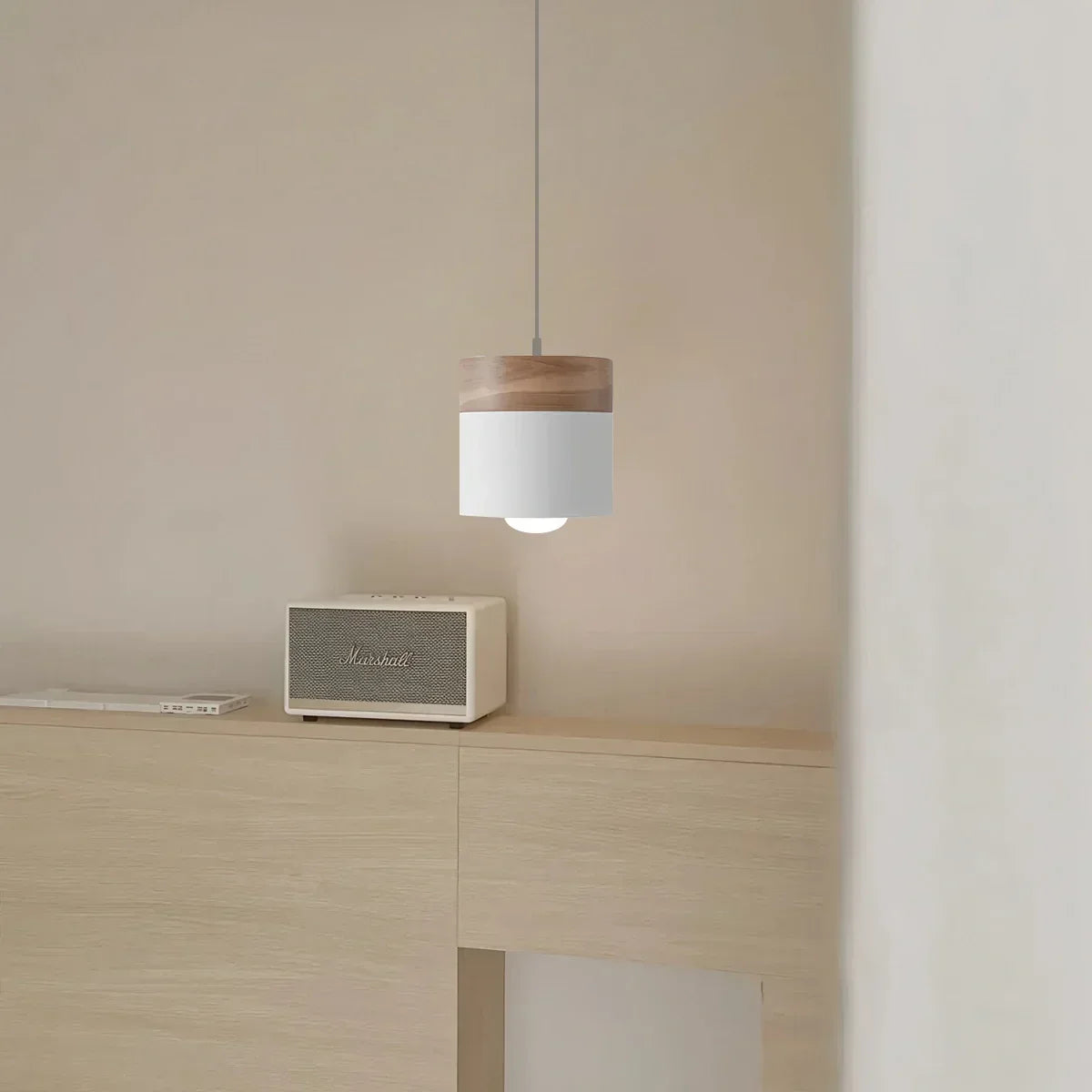 Pendul din lemn Laetus pentru interioare contemporane, design modern | Ventumra