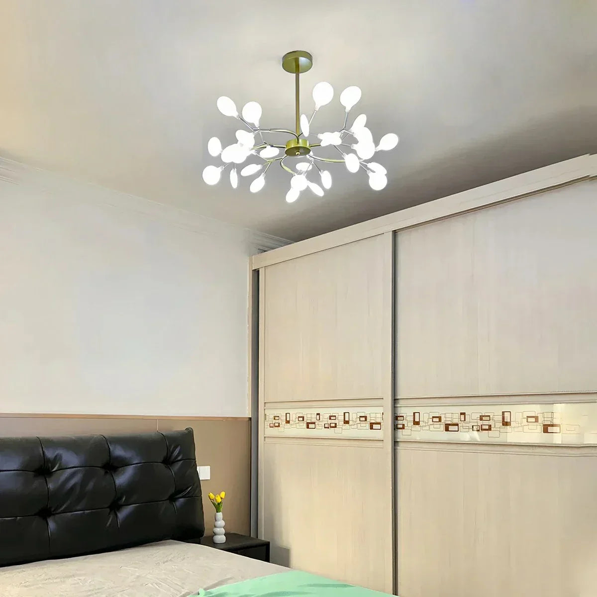 ثريا فايرفلاي سبوتنيك بتقنية LED وتصميم نجمي لإضاءة محيطية دافئة | Ventumra