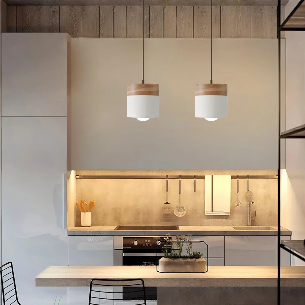Pendul din lemn Laetus pentru interioare contemporane, design modern | Ventumra