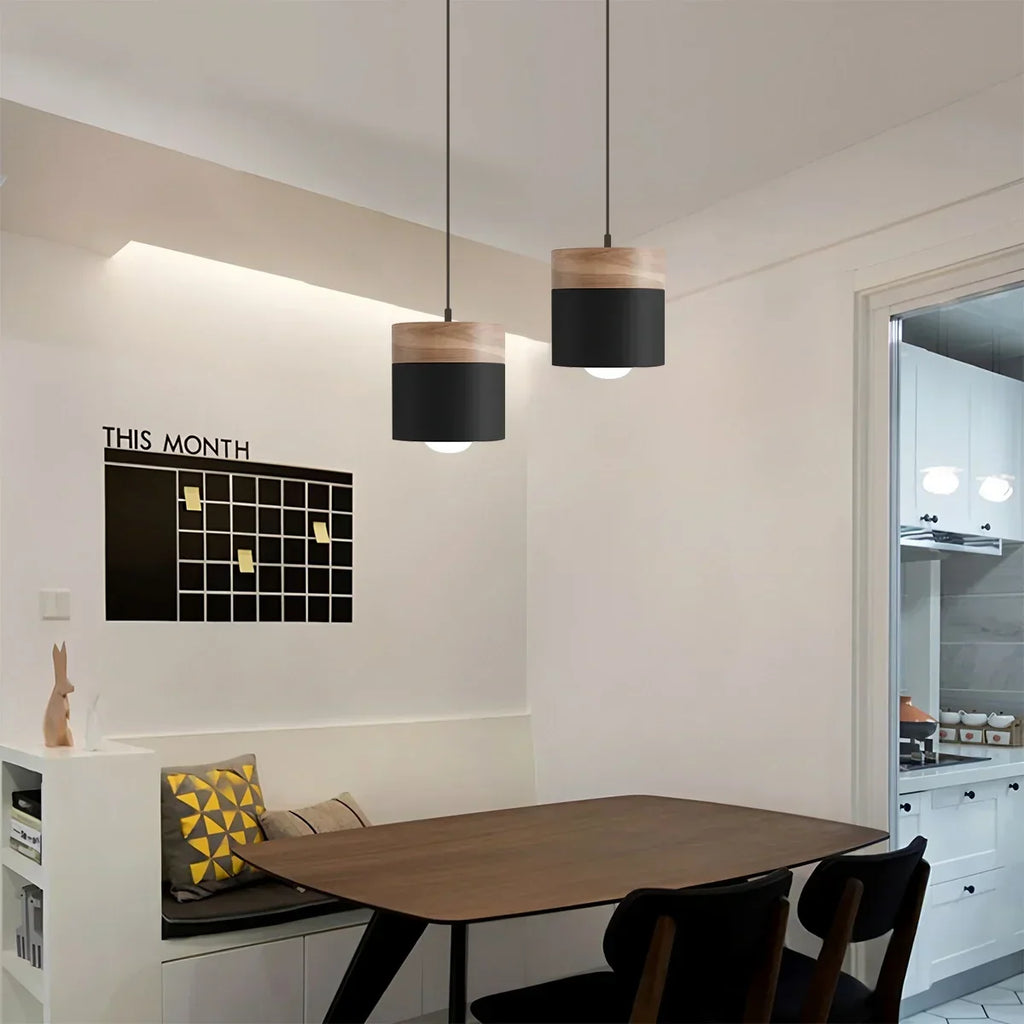 Pendul din lemn Laetus pentru interioare contemporane, design modern | Ventumra