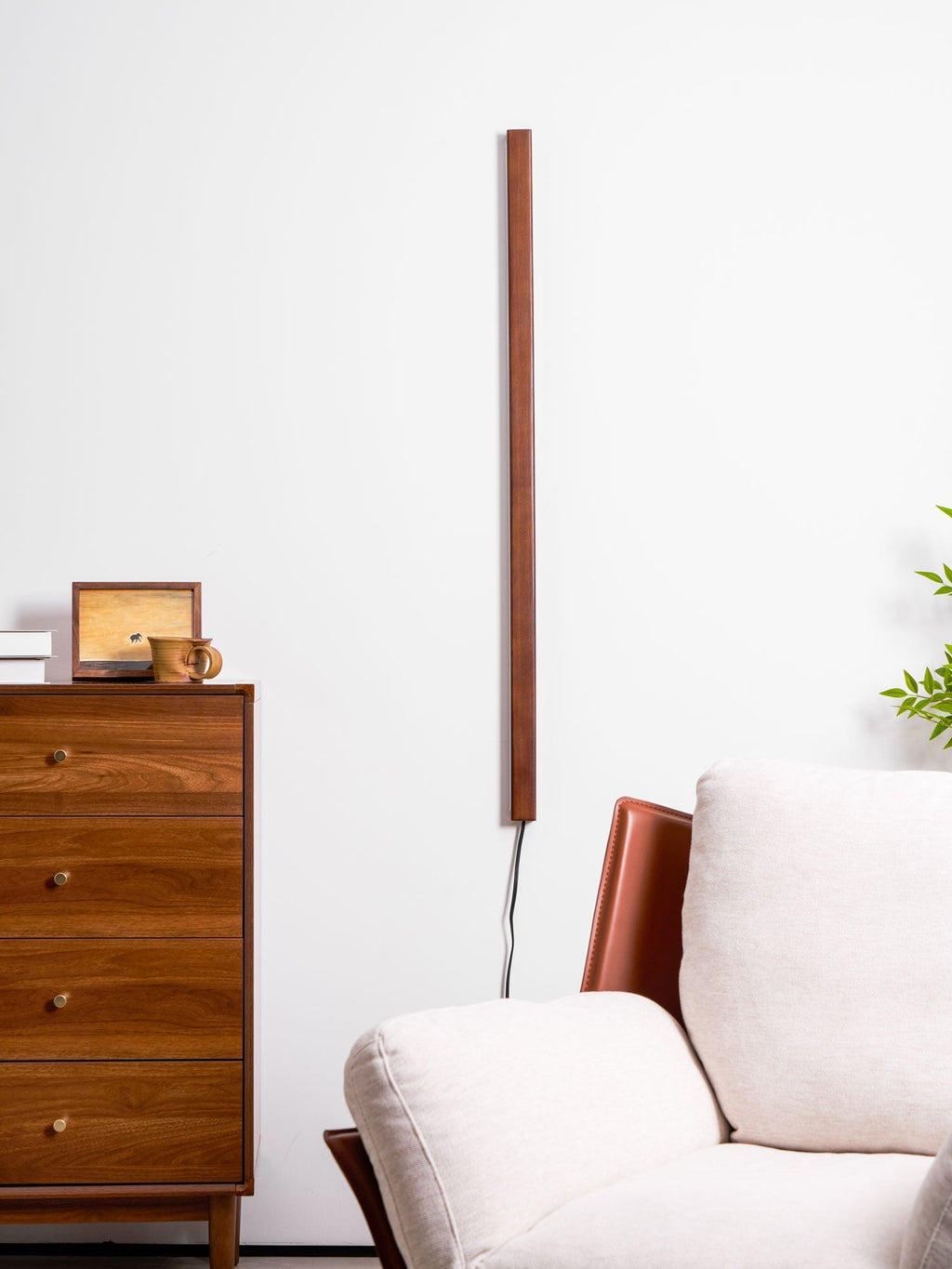 Minimalistische lineare LED-Holz-Wandleuchte zum Einstecken | Ventumra