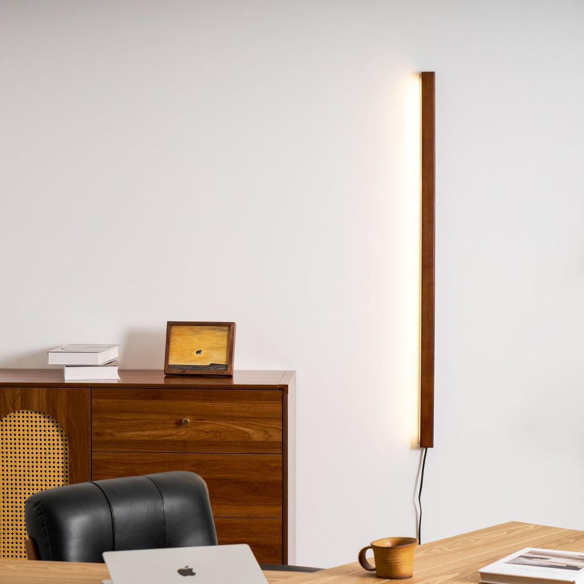 Minimalistische lineare LED-Holz-Wandleuchte zum Einstecken | Ventumra