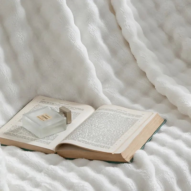 CozyNest 3D Bubble Plush Blanket — Raised Grid Texture, Lightweight Warmth