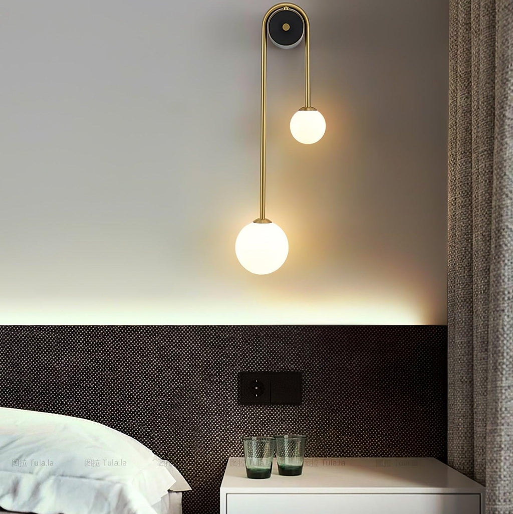Elaro Brass Arc Wall Light | ventumra