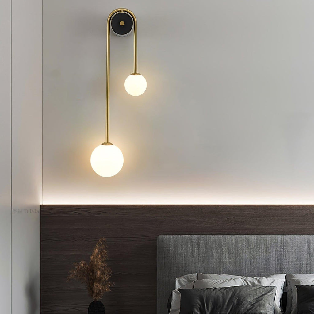 Elaro Brass Arc Wall Light | ventumra