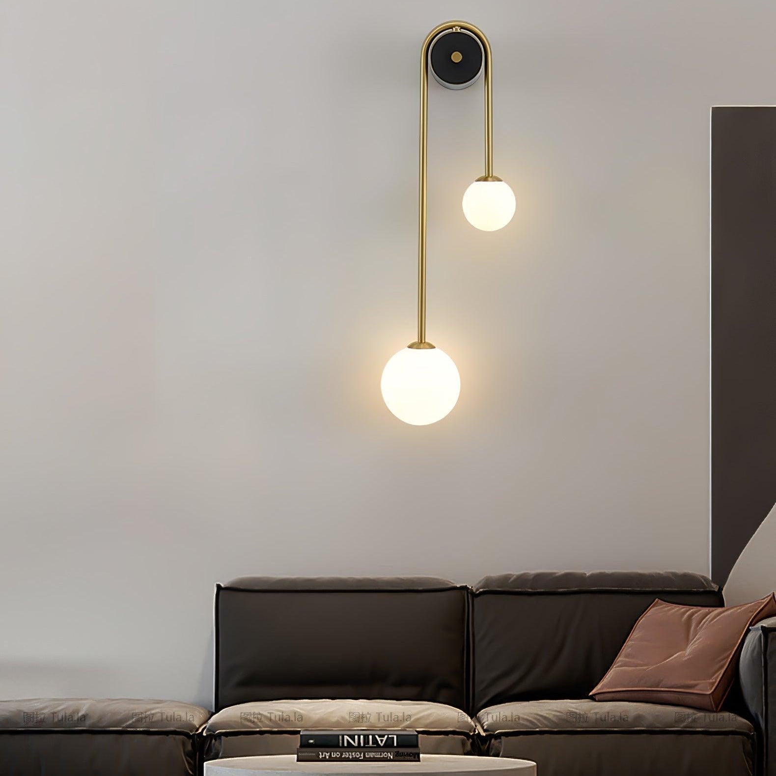 Elaro Brass Arc Wall Light | ventumra