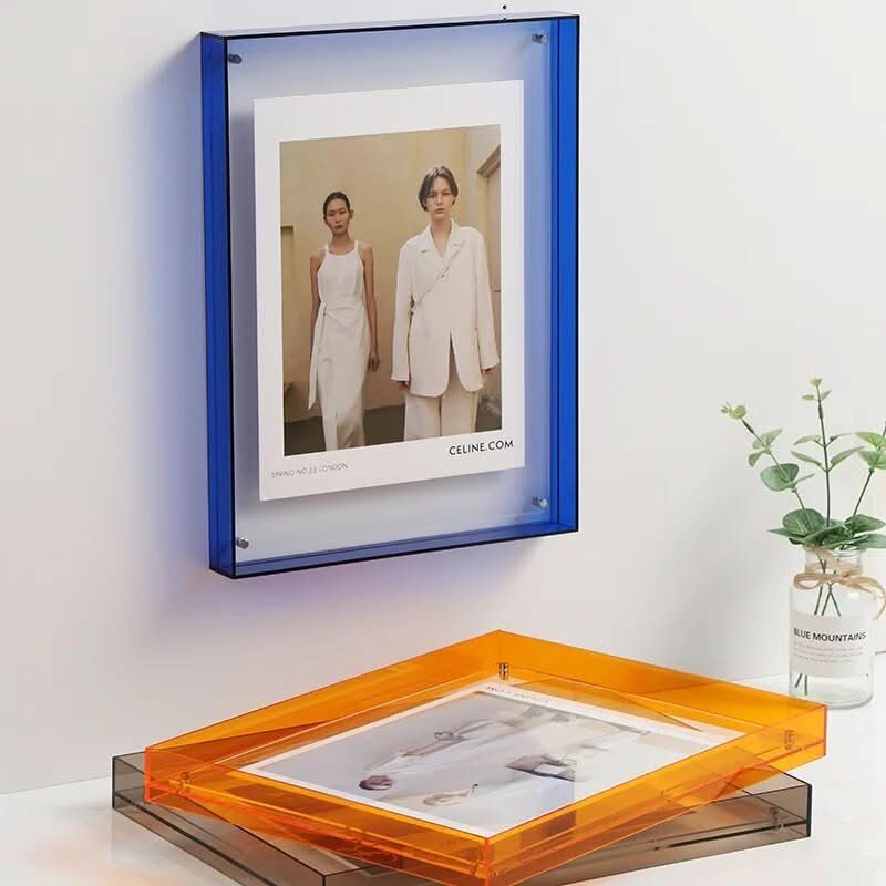 Présentoir photo en acrylique transparent et coloré PrismFrame