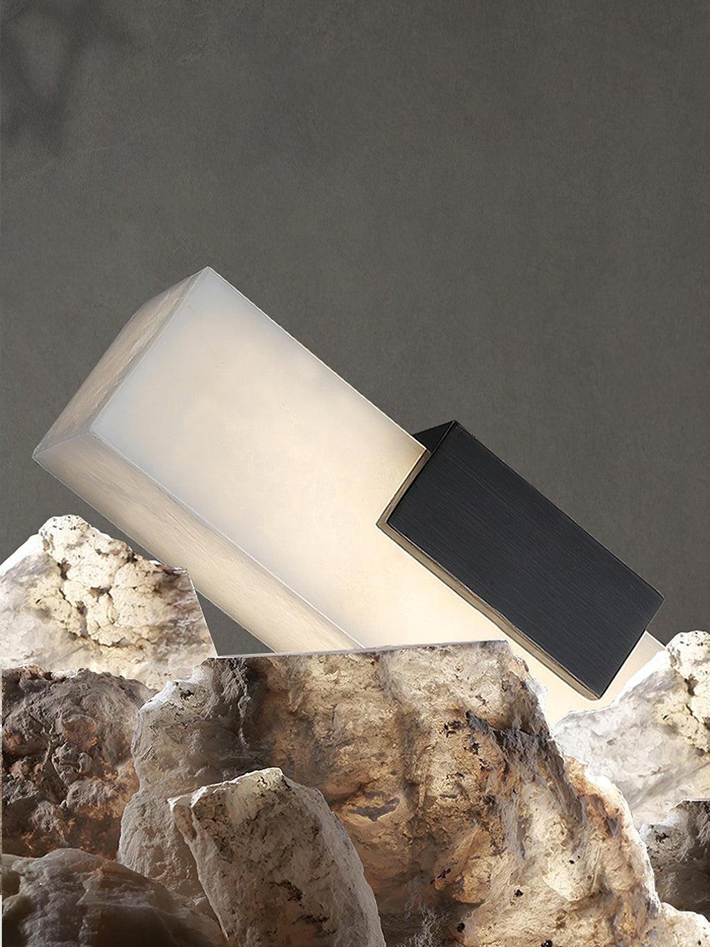 Kaelen Minimalist Alabaster Linear Pendant Light | ventumra