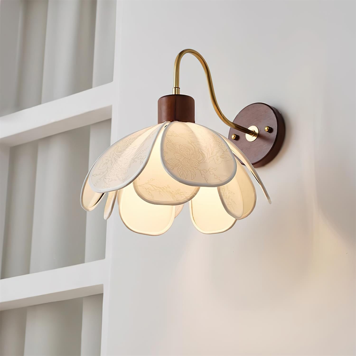 Yuki Wall Lamp Floral Wood Fabirc | ventumra