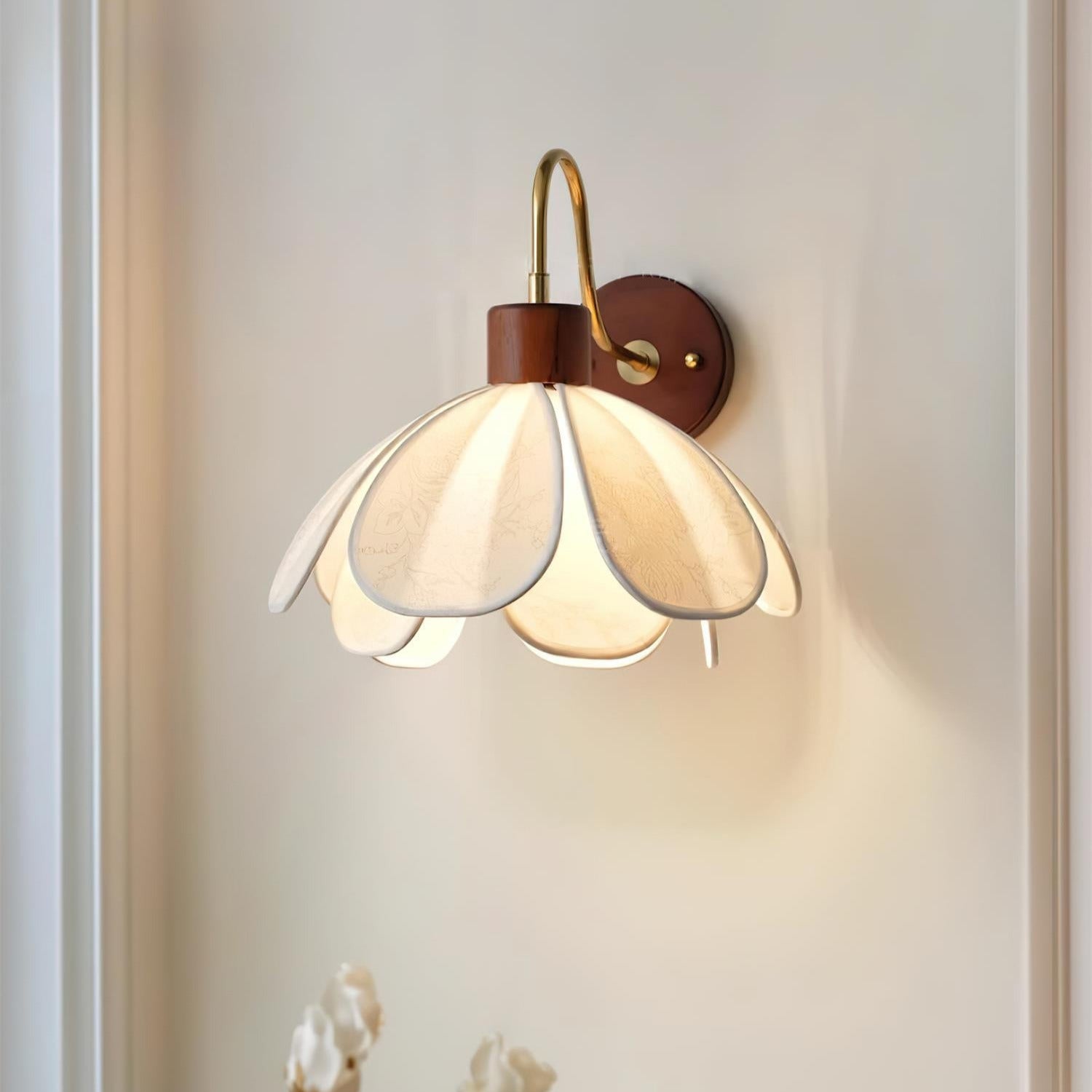 Yuki Wall Lamp Floral Wood Fabirc | ventumra